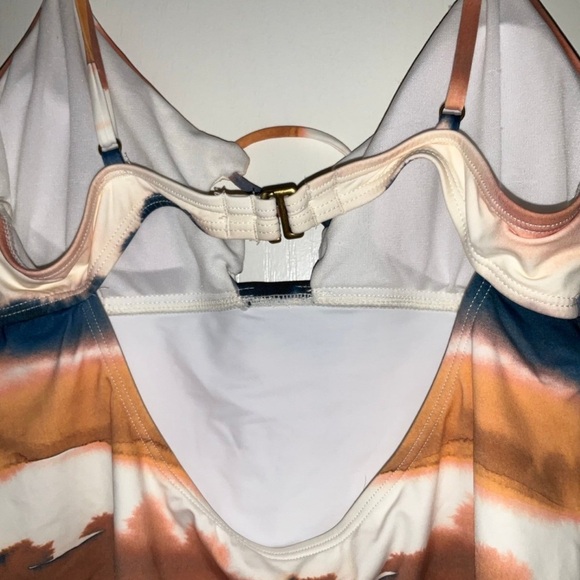 Lucky Brand Tie Dye Open Back Fringe Tie Front Tankini: M - Picture 6 of 8